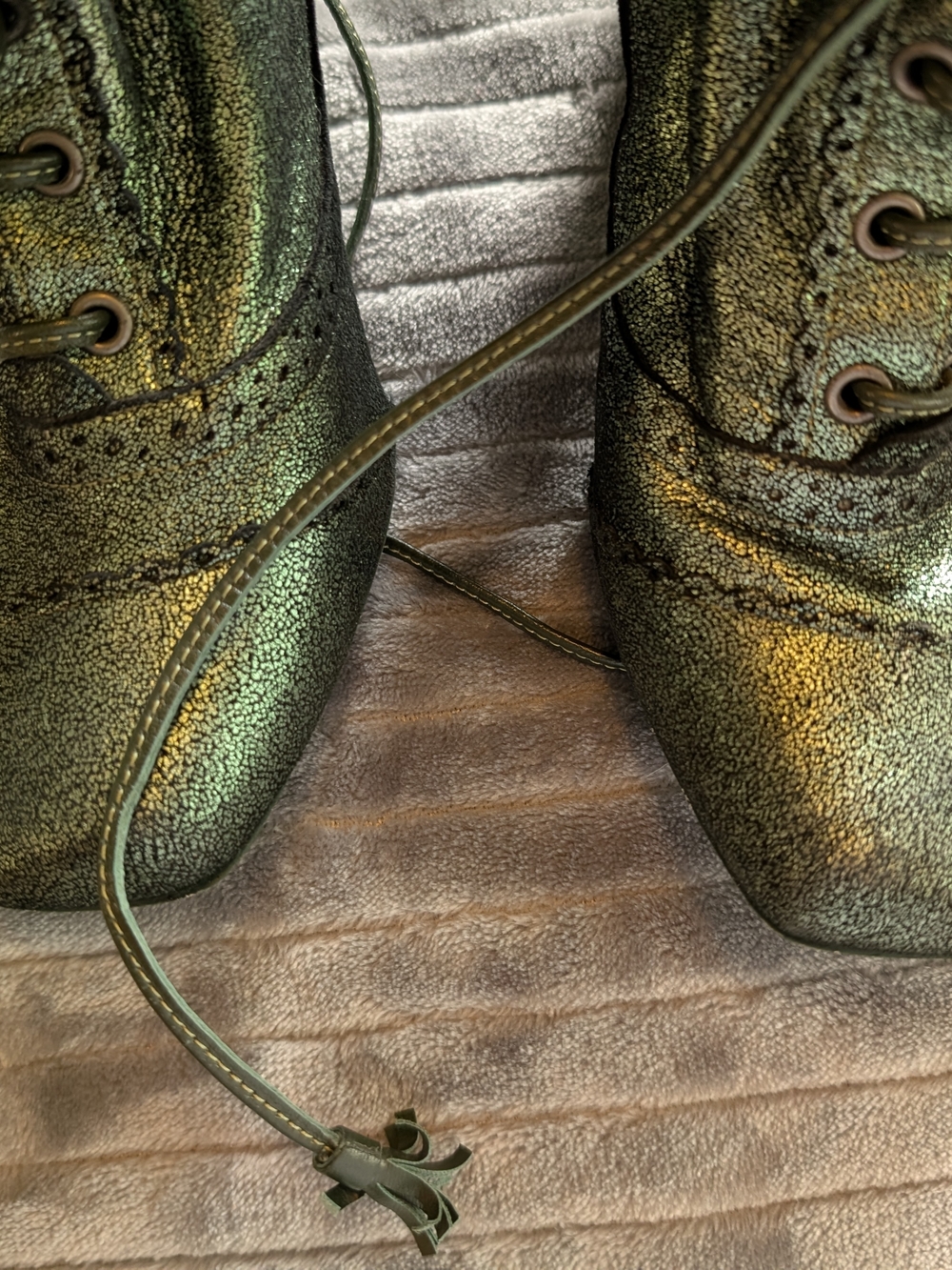 Metallic Green Lace-Up Women's Victorian Ankle Boots - Picture 9 of 9
